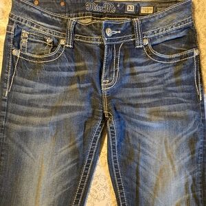 Miss Me mid rise bootcut sz 31, L 32"